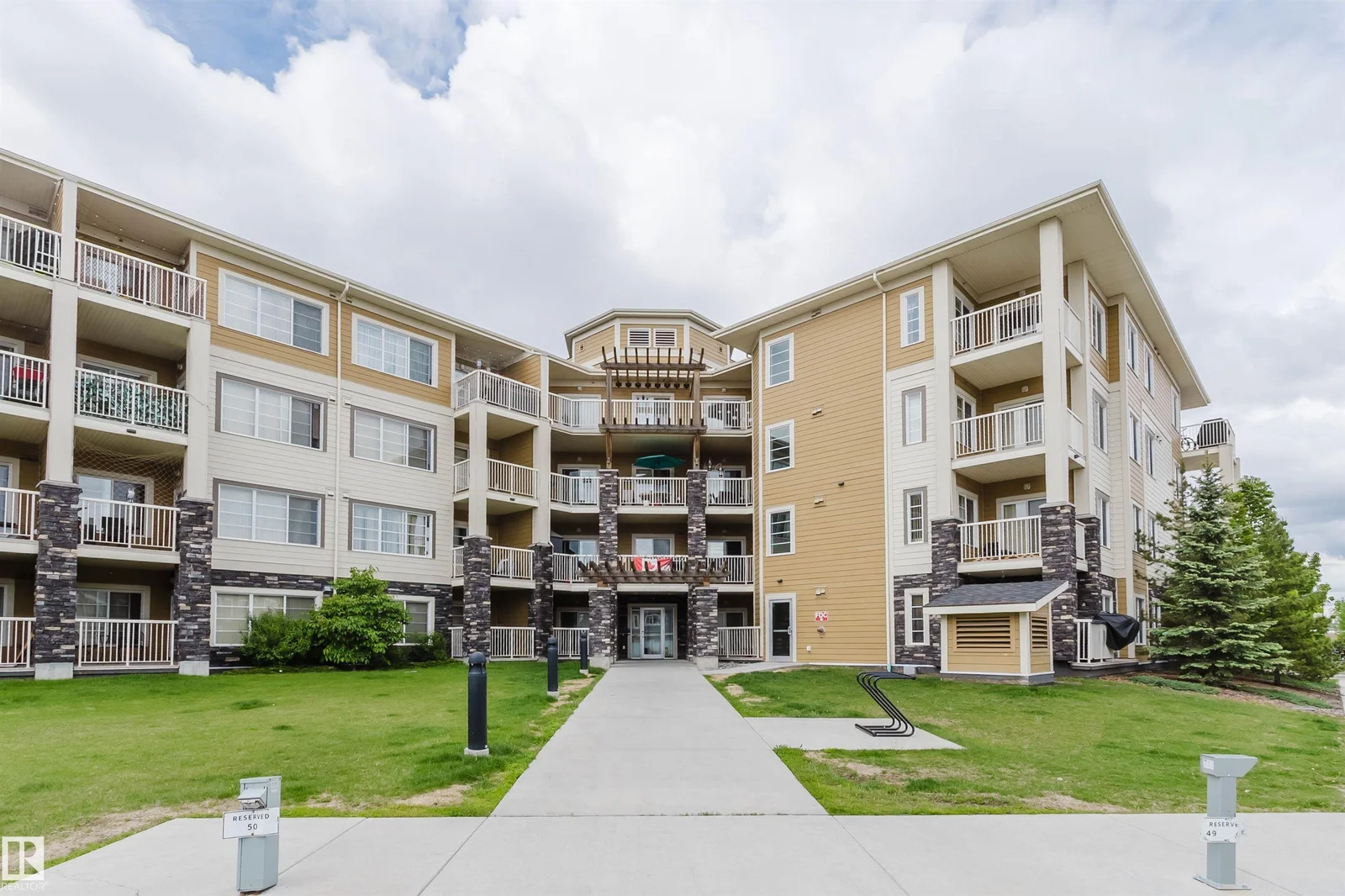 #402 3670 139 AV NW, Edmonton - 2 bedroom Apartment for sale