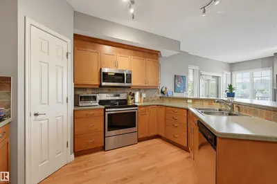 Interior photo 4 of #409 9811 96A ST NW