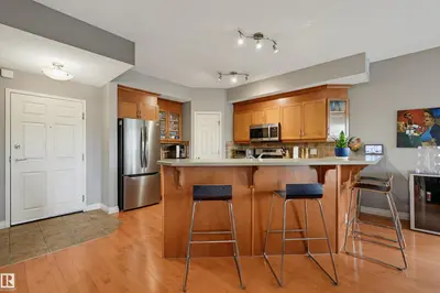 Interior photo 2 of #409 9811 96A ST NW