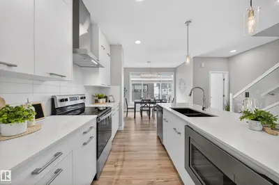 Interior photo 4 of #52 1729 KEENE CR SW