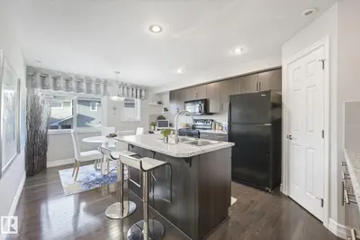 Interior photo 4 of 5505 3 AV SW