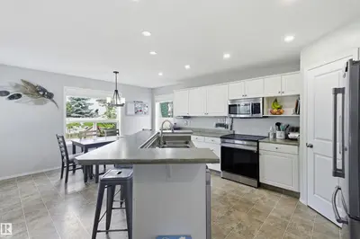 Interior photo 2 of 162 SUNFLOWER CR