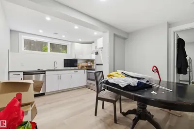 Interior photo 4 of 7412/7414 83 AV NW