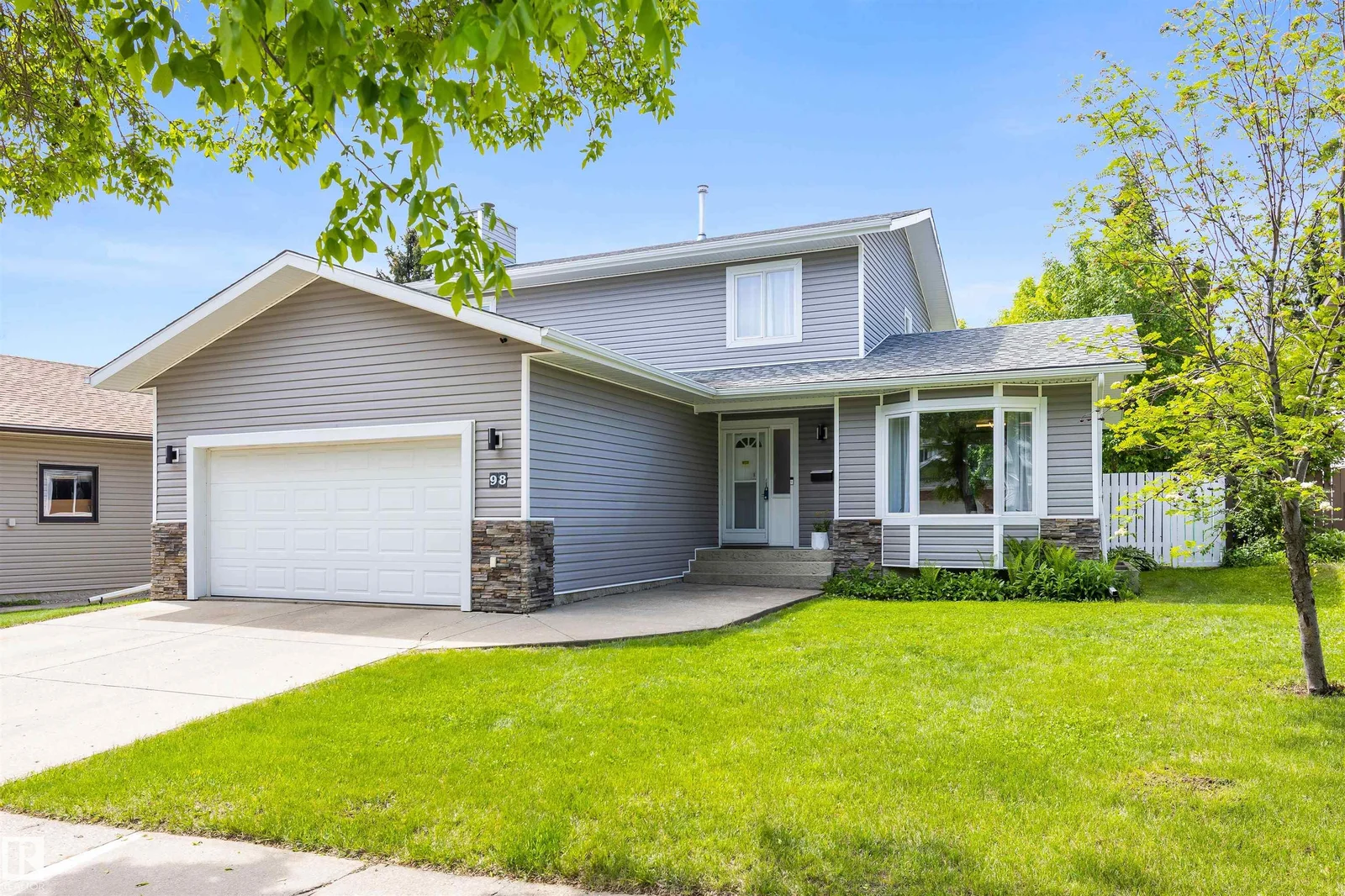 98 LANGHOLM DR, St. Albert - 5 bedroom Detached Single Family for sale