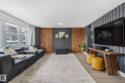 209 VILLAGE ON THE GREEN GR NW, Edmonton - $238,000