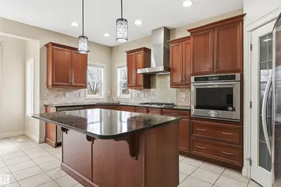Interior photo 4 of 976 HOLLINGSWORTH BN NW
