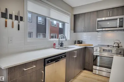 Interior photo 2 of #46 1075 ROSENTHAL BV NW