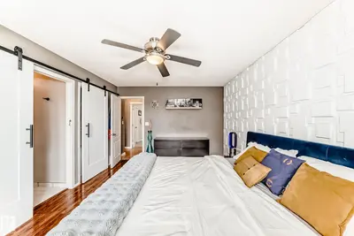 Interior photo 2 of 71 RIDGEHAVEN CR
