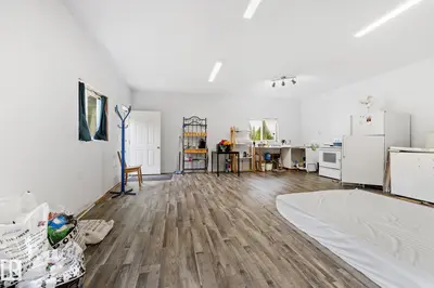 Interior photo 3 of 24007 TWP ROAD 592