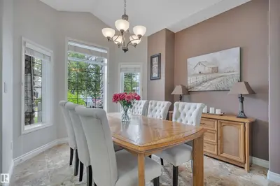 Interior photo 2 of 27 BRIARWOOD VG
