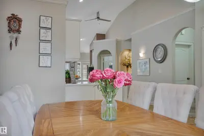 Interior photo 3 of 27 BRIARWOOD VG