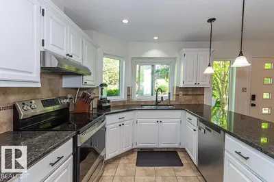 Interior photo 3 of 31 WINDERMERE CR