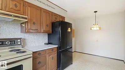 Interior photo 4 of 7408 40 AV NW