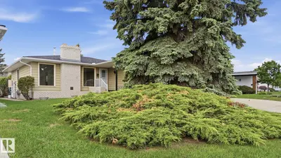 Interior photo 1 of 7408 40 AV NW