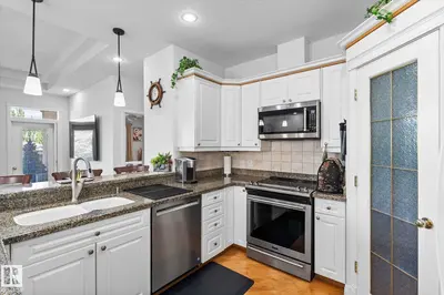 Interior photo 4 of #6 50 OAKRIDGE DR S
