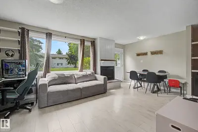 Interior photo 3 of 4315 46 ST