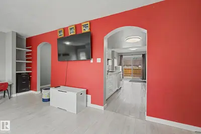 Interior photo 4 of 4315 46 ST
