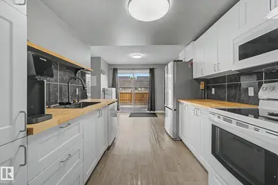Interior photo 2 of 4315 46 ST