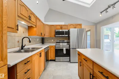 Interior photo 3 of 3 BENTON ST