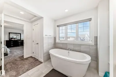Interior photo 4 of 922 173A ST SW