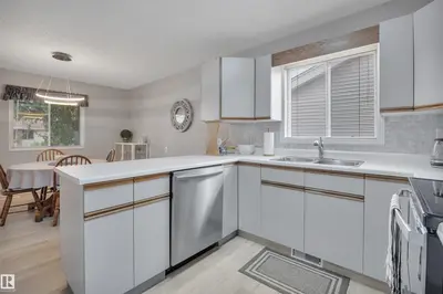 Interior photo 4 of 113 OEMING RD NW