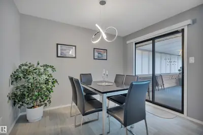 Interior photo 2 of 113 OEMING RD NW