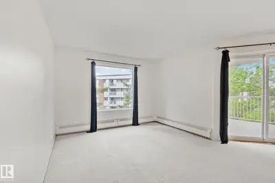 Interior photo 4 of 