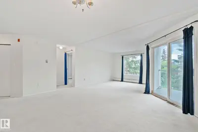 Interior photo 3 of 