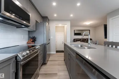 Interior photo 3 of 998 STILLWATER BV NW