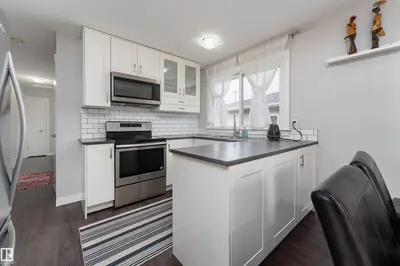 Interior photo 4 of 11227 40 AV NW