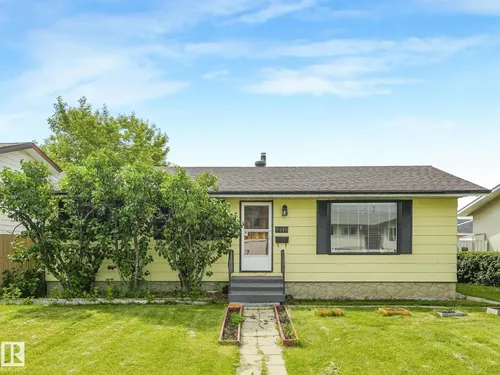 9315 151 AV NW, Edmonton - $429,900