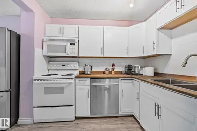 Interior photo 2 of 41 AKINSDALE