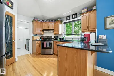 Interior photo 4 of 11604 15 AV NW