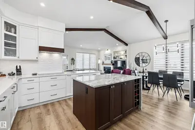 Interior photo 2 of 369 MEADOWVIEW DR
