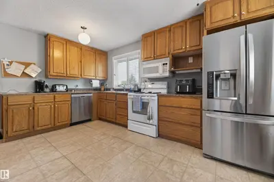 Interior photo 2 of 256 WOODBRIDGE WY