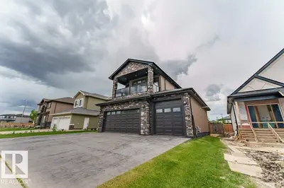 Interior photo 1 of 5106 Rue Eaglemont ST