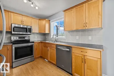 Interior photo 3 of 5222 48 AV