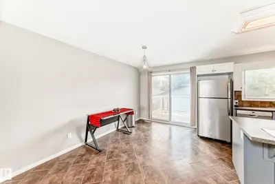 Interior photo 2 of 3909 39 AV