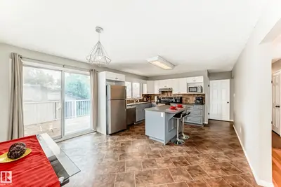 Interior photo 4 of 3909 39 AV