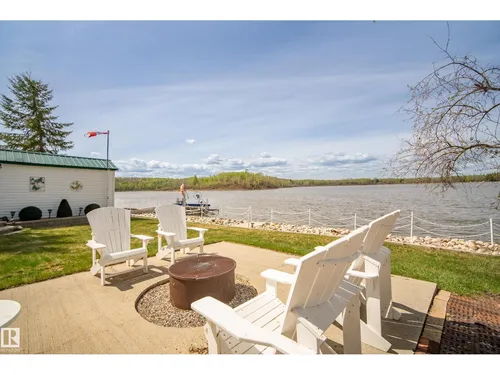 127 5415 TWP RD 594, Rural Barrhead County - $575,000