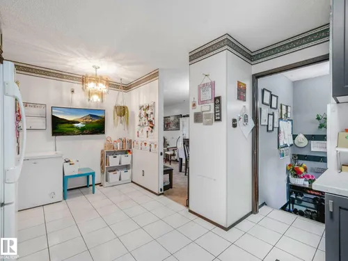 8715 41 AV NW, Edmonton - $474,500