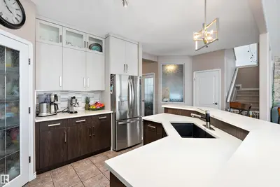 Interior photo 2 of 1105 KLARVATTEN CV NW