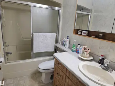 Interior photo 3 of 4732 46 ST