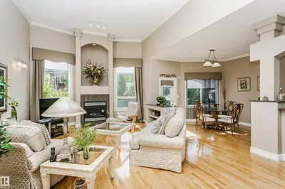 Interior photo 2 of 116 DARLINGTON CR NW