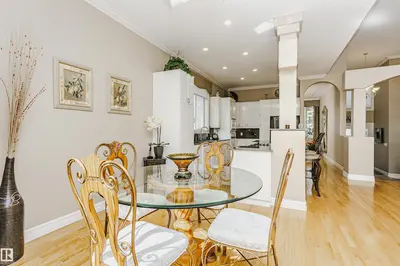 Interior photo 4 of 116 DARLINGTON CR NW