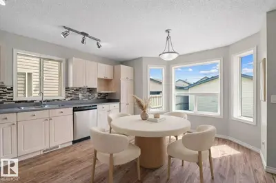 Interior photo 3 of 894 MCALLISTER CR SW