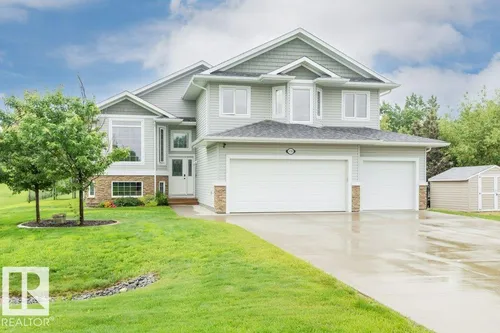 3730 47 ST, Gibbons - $689,000