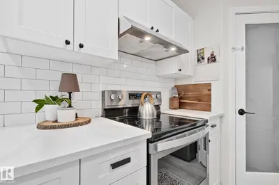 Interior photo 2 of 1604 TOMPKINS PL NW NW