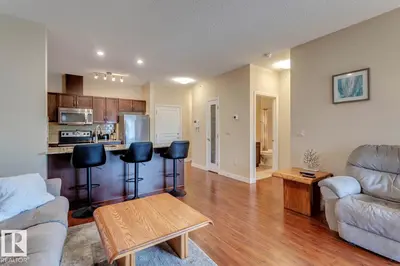Interior photo 2 of #426 2045 GRANTHAM CT NW