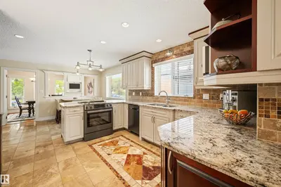 Interior photo 4 of 111 FAIRWAY DR NW